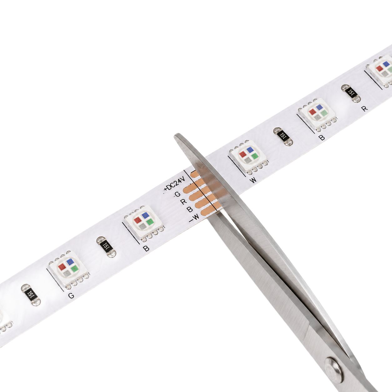 Střih RGBW LED pásku 4v1 na vyznačené dělicí čáře